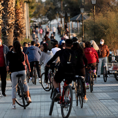 ΑΠΟΓΕΥΜΑΤΙΝΗ ΒΟΛΤΑ ΓΙΑ ΧΑΛΑΡΗ ΑΘΛΗΣΗ ΚΑΙ ΠΟΔΗΛΑΤΟ ΤΟ ΗΛΙΟΒΑΣΙΛΕΜΑ ΣΤΟ ΦΛΟΙΣΒΟ