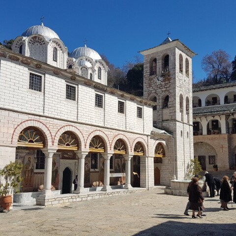 Η ιερά μονή Εικοσιφοίνισσας