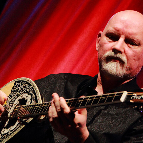 Ο Brendan Perry σε συναυλία των Dead Can Dance στην Αθήνα