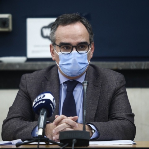 Ο υφυπουργός Υγείας, Βασίλης Κοντοζαμάνης