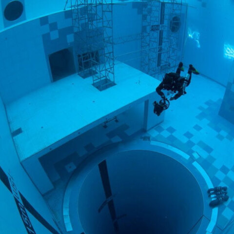 Το «Deepspot» στην Πολωνία, η βαθύτερη πισίνα του κόσμου, είναι ιδανική για εξερευνήσεις και εκπαίδευση στις καταδύσεις