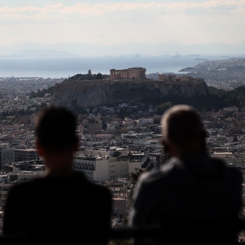 Στιγμιότυπα εν μέσω lockdown από το λόφο του Λυκαβηττού