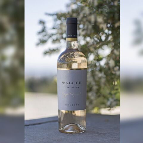 «Φαιά Γη», το νέο γκρι κρασί της οινοποιίας Μπουτάρη