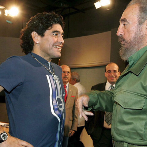 Ντιέγκο Μαραντόνα - Φιντέλ Κάστρο: Οι δύο φίλοι «έφυγαν» από τη ζωή την ίδια ημερομηνία, 4 χρόνια μετά.