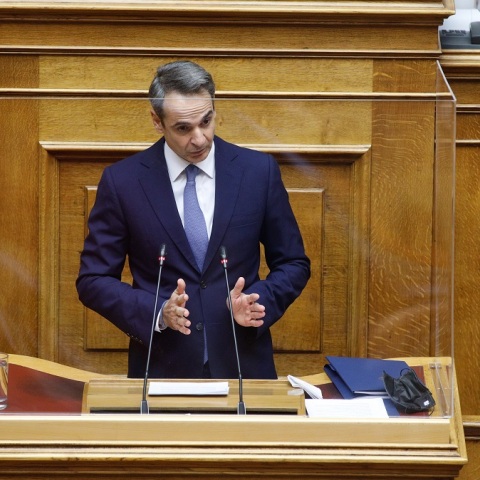 Ο πρωθυπουργός Κυριάκος Μητσοτάκης στο βήμα της Βουλής