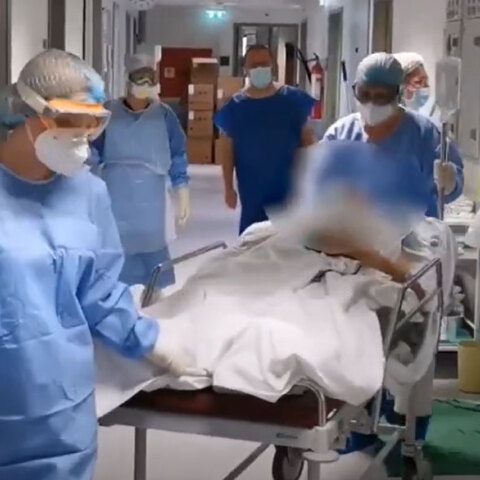 Ασθενής με κορωνοϊό βγαίνει από τη ΜΕΘ στο νοσοκομείο Ιωαννίνων