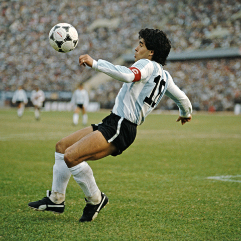 diego-maradona-thanatos.jpg