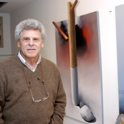 Ο εικαστικός Κώστας Τσόκλης