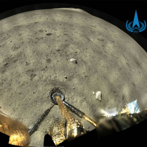 Το Chang'e 5, το κινεζικό διαστημικό σκάφος, στην επιφάνεια της Σελήνης