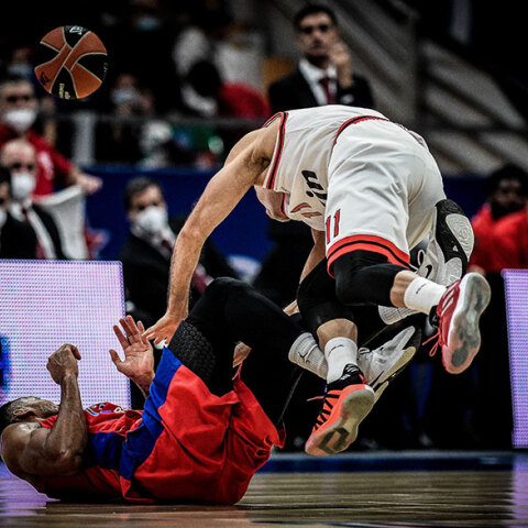 Δυνατές μάχες στο παιχνίδι του Ολυμπιακού με την ΤΣΣΚΑ στη Μόσχα