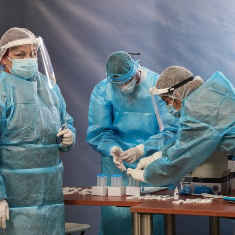 Rapid test από κλιμάκια του ΕΟΔΥ