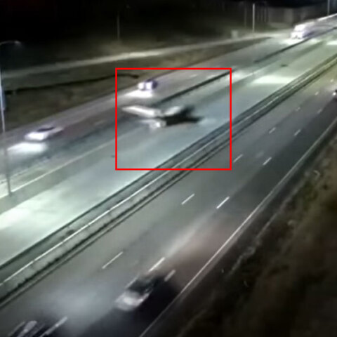 Αεροπλάνο ετοιμάζεται να προσγειωθεί σε αυτοκινητόδρομο στη Μινεσότα των ΗΠΑ