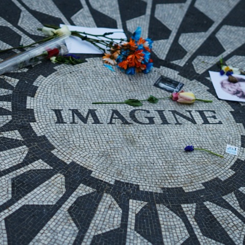 john-lennon-memorial.jpg