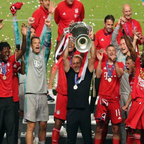 Η Μπάγερν Μονάχου με το τρόπαιο του Champions League