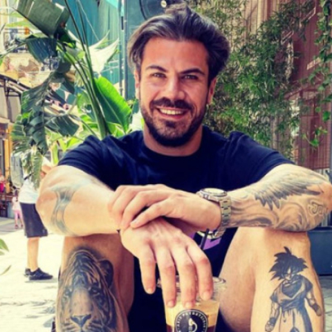 Instagram Άκης Πετρετζίκης