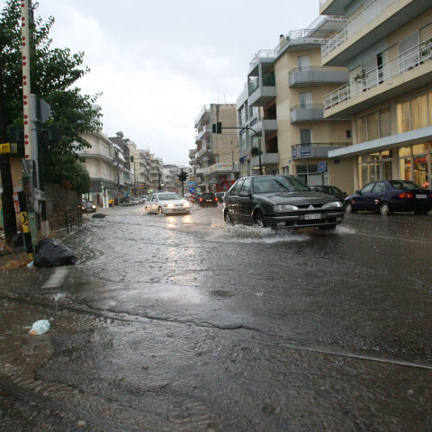 Πλημμυρισμένος δρόμος λόγω καταιγίδας (ΦΩΤΟ ΑΡΧΕΙΟΥ)