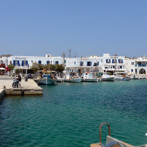 ΣΤΙΓΜΙΟΤΥΠΑ ΑΠΟ ΤΗΝ ΑΝΤΙΠΑΡΟ