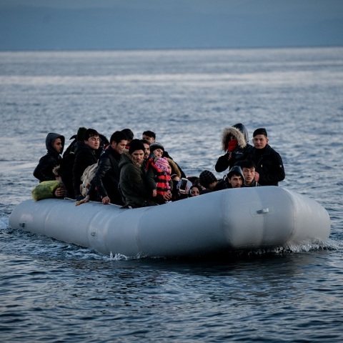 Πρόσφυγες σε βάρκα 