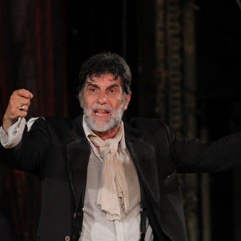 Γιάννης Μπέζος