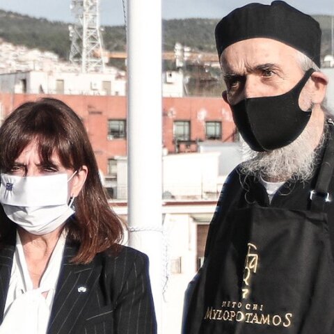 Η Πρόεδρος της Δημοκρατίας με τον γέροντα Επιφάνιο 