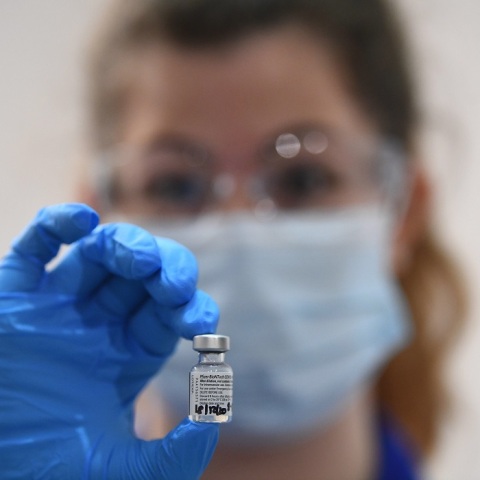 ΗΠΑ: Εγκρίθηκε το εμβόλιο για τον κορωνοϊό των Pfizer και BioNTech από την FDA - Ξεκινά κατεπειγόντως η επιχείρηση διανομής του