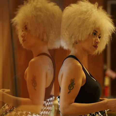 Η τραγουδίστρια Lady Blackbird