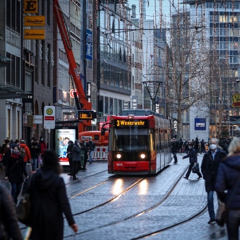 Πολίτες σε δρόμο της Γερμανίας