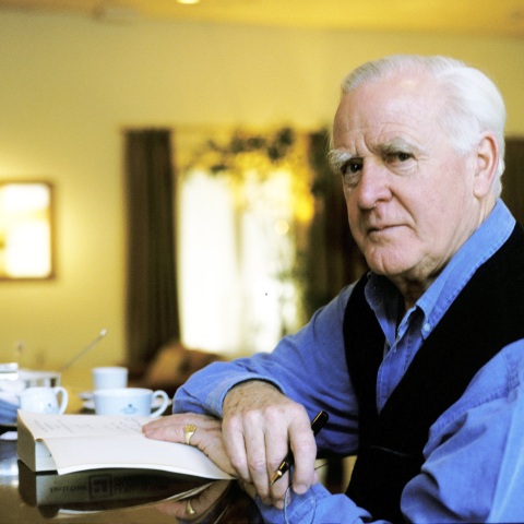 John Le Carrè: Αποχαιρετισμός στον εμβληματικό συγγραφέα κατασκοπικών μυθιστορημάτων που άφησε την τελευταία του πνοή στις 12 Δεκεμβρίου 2020 σε ηλικία 89 ετών