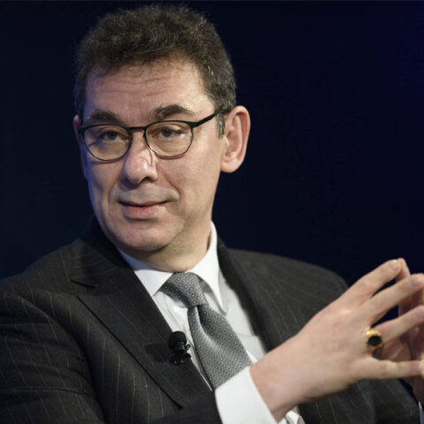 Άλμπερτ Μπουρλά, CEO της Pfizer