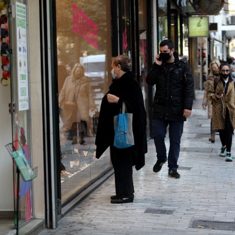 Λειτουργία καταστημάτων με click away 