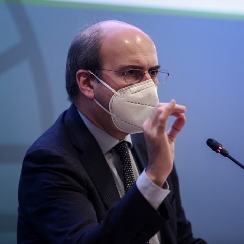 Ο υπουργός Εργασίας και Κοινωνικών Υποθέσεων, Κωστής Χατζηδάκης