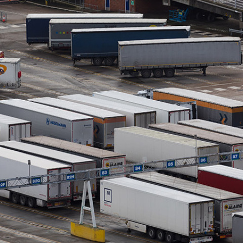 Νοτ. Αγγλία: Ατελείωτη ουρά φορτηγών μετά το κλείσιμο των συνόρων