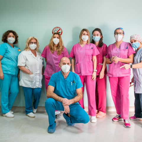 Γιατροί και νοσηλευτικό προσωπικό του νοσοκομείου Ευαγγελισμός στην Αθήνα