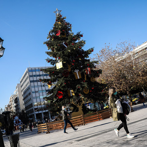 ΣΤΙΓΜΙΟΤΥΠΑ ΑΠΟ ΤΗΝ ΠΛΑΤΕΙΑ ΣΥΝΤΑΓΜΑΤΟΣ 