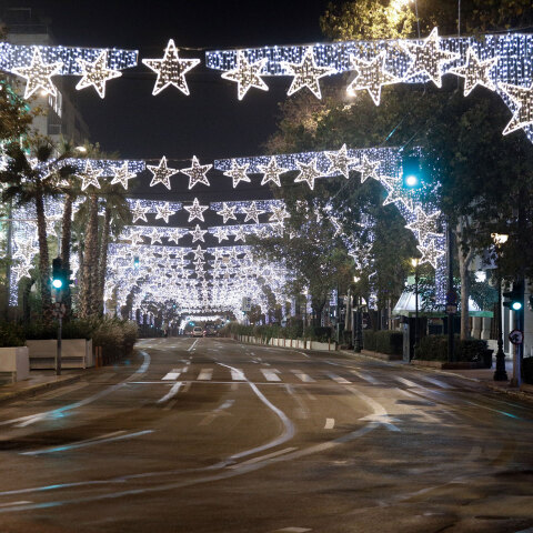 Κορωνοϊός - Lockdown: Έρημη η οδός Πανεπιστημίου ανήμερα των Χριστουγέννων 2020