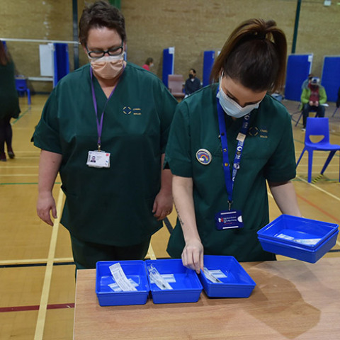 Βρετανία, Εμβολιασμός - Κορωνοϊός