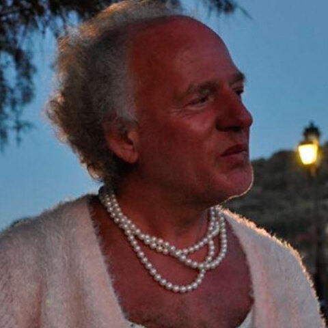 Δημήτρη, κάτοικος στη Σκάλα Συκαμνιάς στη Λέσβο, που αυτοπροσδιορίζεται ως γυναίκα