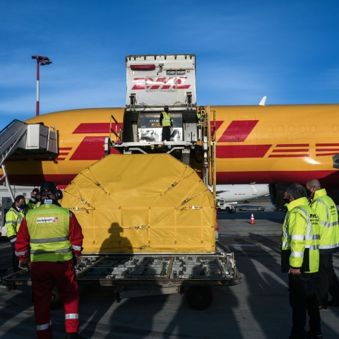 dhl-emvolio-min.jpg