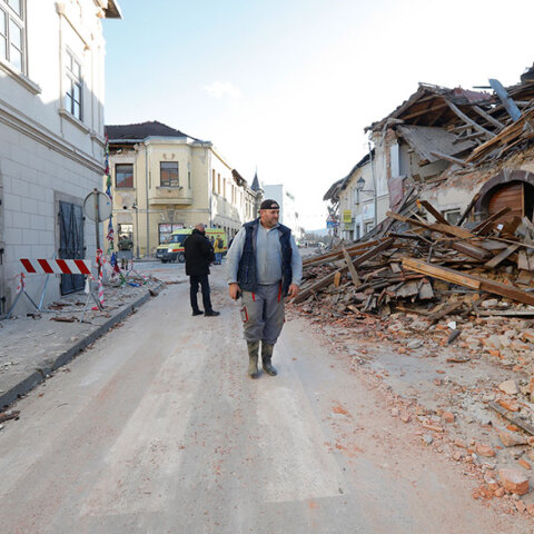 Σεισμός στην Κροατία: Σπίτια κατέρρευσαν στην πόλη Πέτρινια