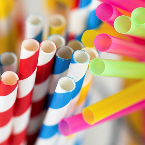 Πλαστικά καλαμάκια