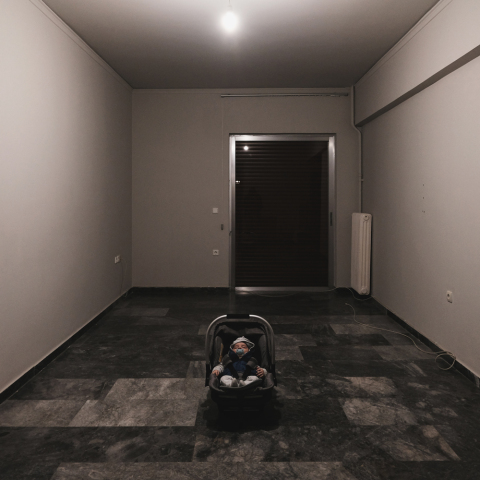 Νεογένηττο μωρό σε διαμέρισμα