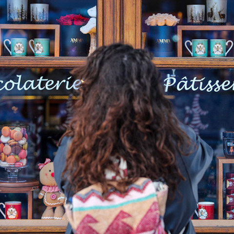 ΑΥΞΗΜΕΝΗ Η ΕΜΠΟΡΙΚΗ ΚΙΝΗΣΗ ΣΤΗΝ ΟΔΟ ΕΡΜΟΥ