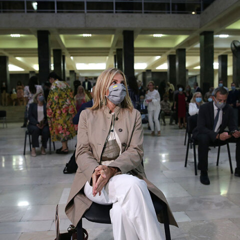 Μαρέβα Μητσοτάκη με μάσκα για τον κορωνοϊό