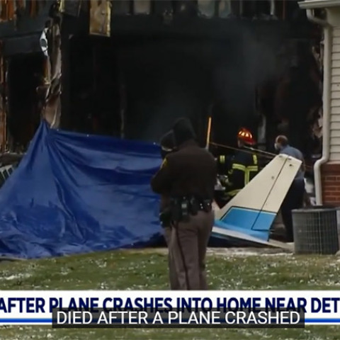 Πτώση μικρού αεροπλάνου σε σπίτι στο Μίσιγκαν