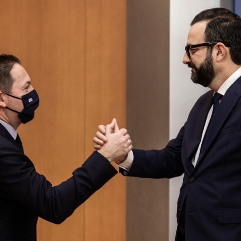 Αλλαγή σκυτάλης: Στέλιος Πέτσας - Χρήστος Ταραντίλης