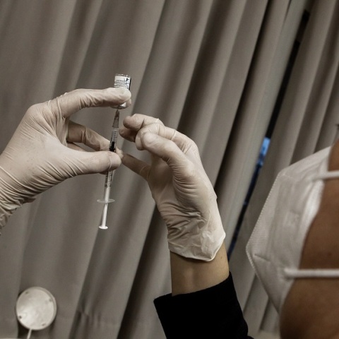 Εμβόλιο - κορωνοϊός