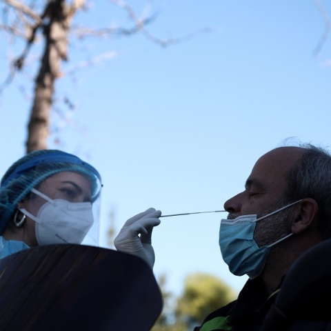 Κλιμάκια του ΕΟΔΥ πραγματοποιούν rapid test