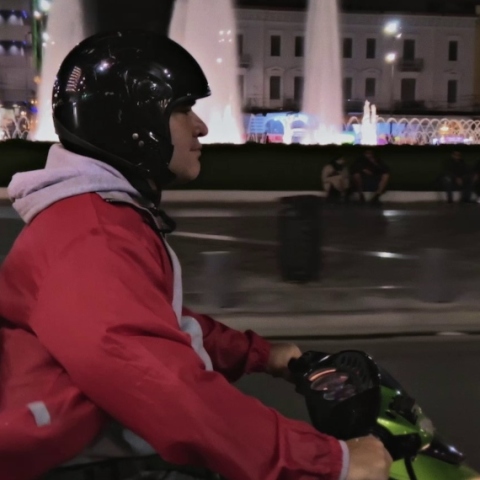 Σκηνή από το noir mockumentary «Έχει φύγει το παιδί» των Κώστα Γεραμπίνη/ Θέμου Σκανδάμη                                     