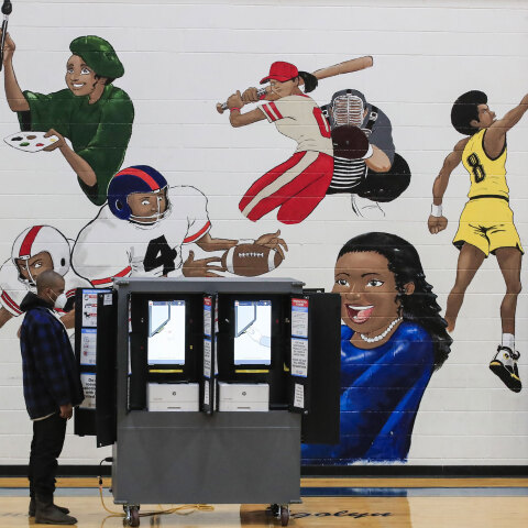 Επαναληπτικές εκλογές στην Τζώρτζια για τις δύο θέσεις στη Γερουσία - Εκλογικό κέντρο στην πρωτεύουσα Ατλάντα