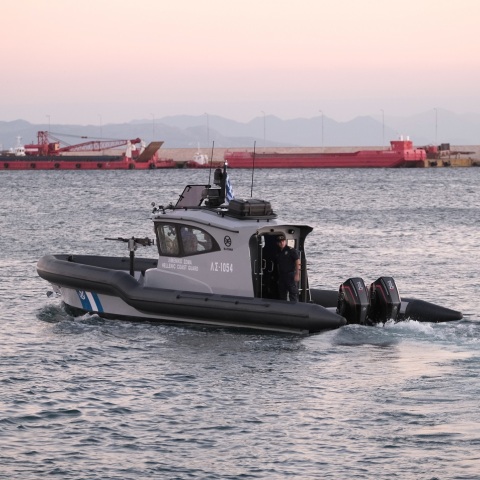 Τελετή παράδοσης ταχύπλοου σκάφους RAFNAR 1100 στο Λιμενικό Σώμα